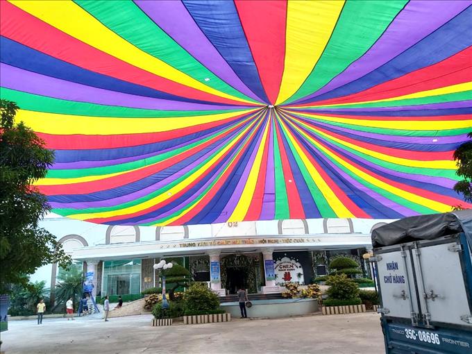 Làm bạt che nắng sân trường Hà Tĩnh 1.jpg